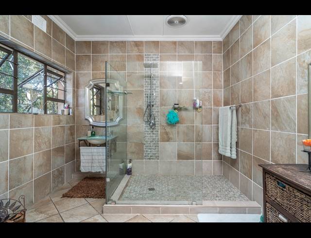 5 BEDROOM HOUSE FOR SALE IN RESERVOIR HILLS